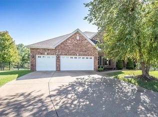 775 Avondale Dr, Saint Peters, MO 63376