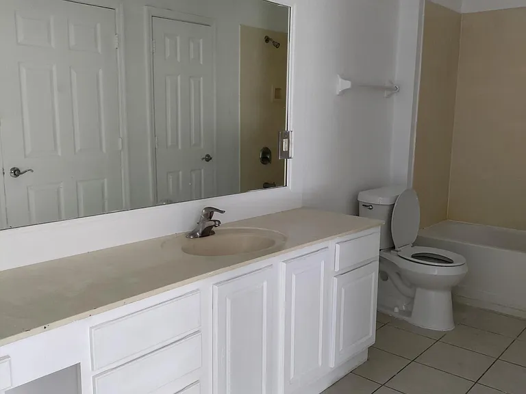 6240 Contessa Dr #105 — Photo 23