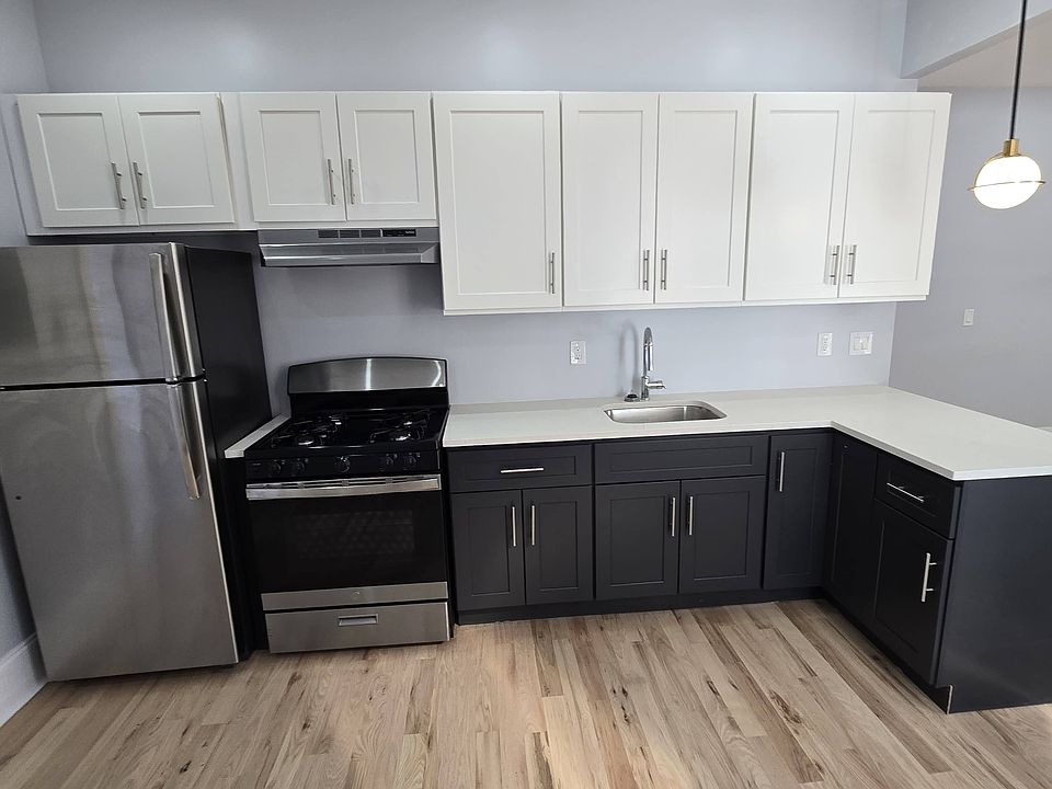 1st image of 81 Bostwick Ave #3R