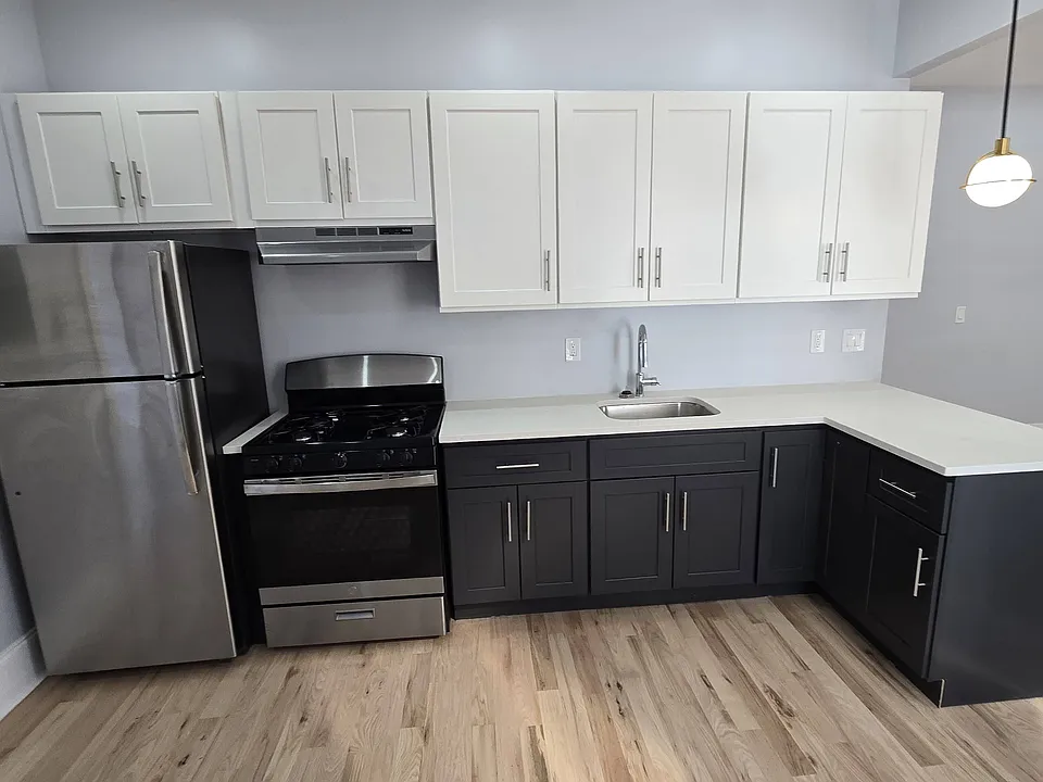 81 Bostwick Ave #3R
