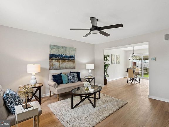 3rd image of 46 King Richard Ct #46