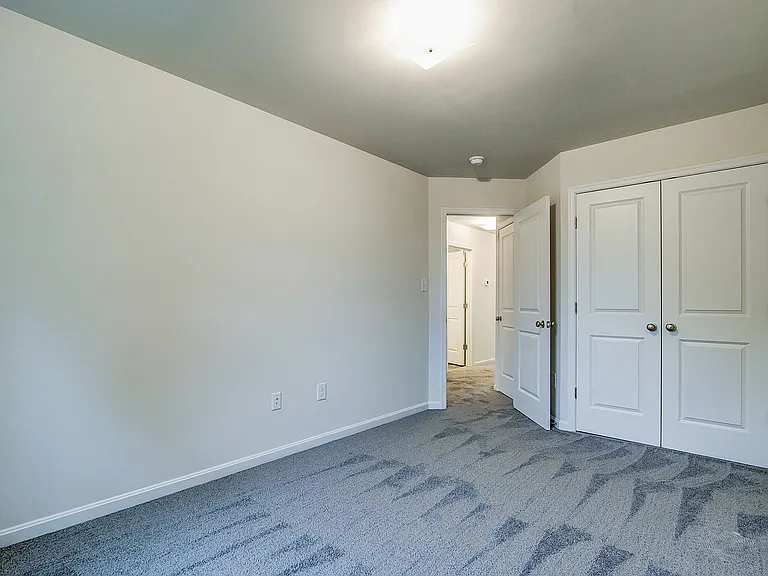 15 Chloe Dr — Photo 9