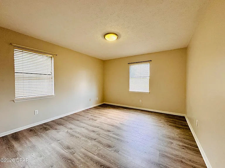 618 Gabriel St — Photo 12