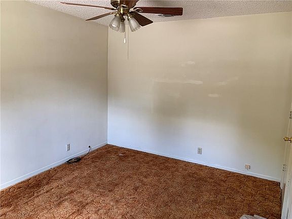 5th image of 308 Lynn St