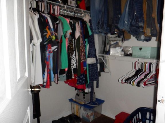 3rd image of 3015 Hemingway Cir