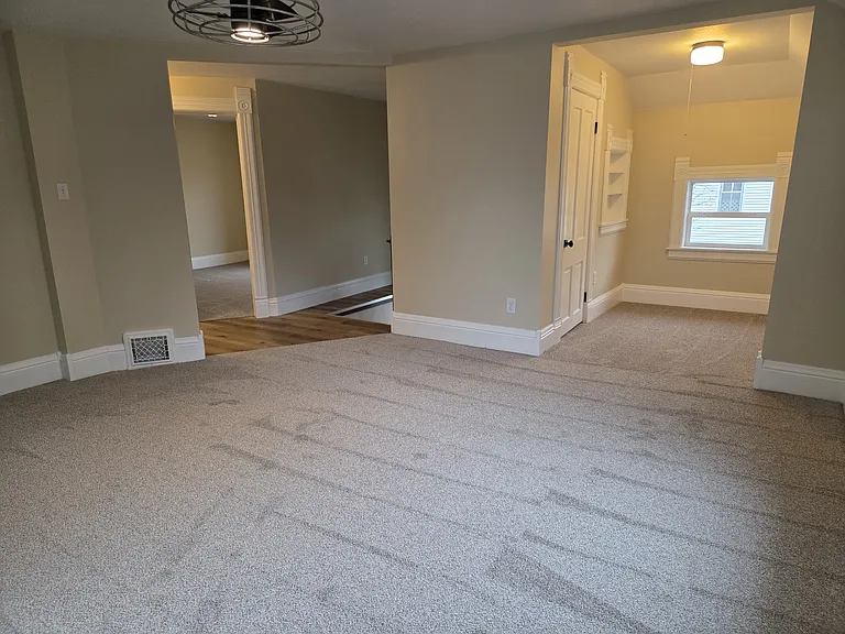 106 W Main St — Photo 7
