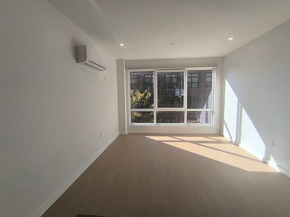 3rd image of 74 Webster St #36E