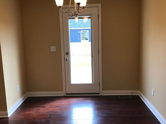 5th image of 758 Pleasant Meadow Ln
