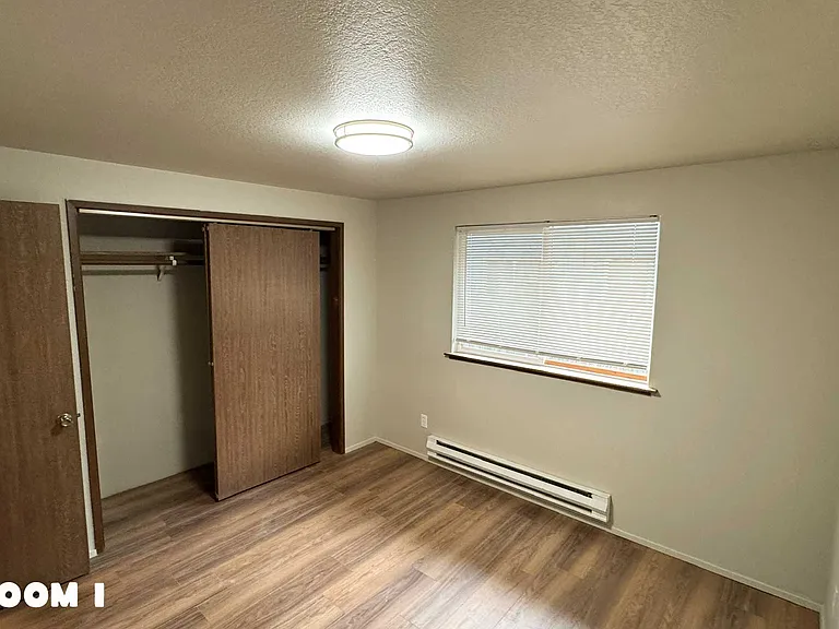 8022 47th Ave NE #3 — Photo 5