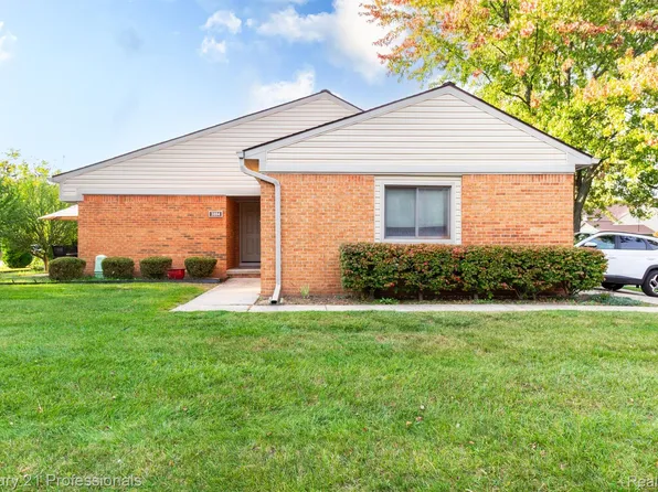3884 Old Creek Rd, Troy, MI 48084