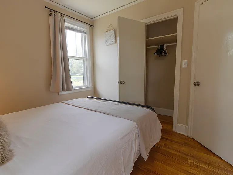 2318 Baxter St — Photo 9