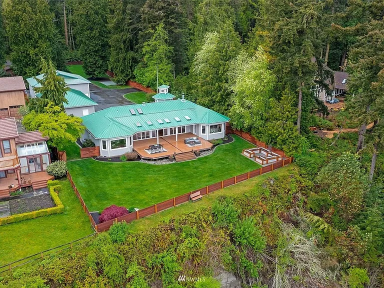 2537 Bretland Rd SE — Photo 38