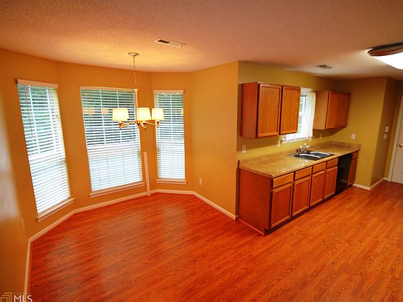 5th image of 15 Backwater Ct