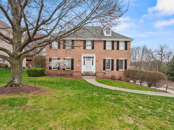 2305 Meadow Vue Dr, Coraopolis, PA 15108