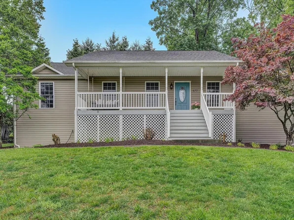 677 Deerfield Rd, Troutville, VA 24175