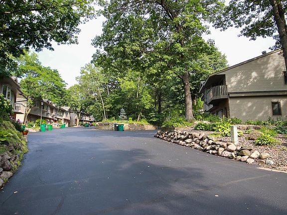 3rd image of 77 Garden Dr