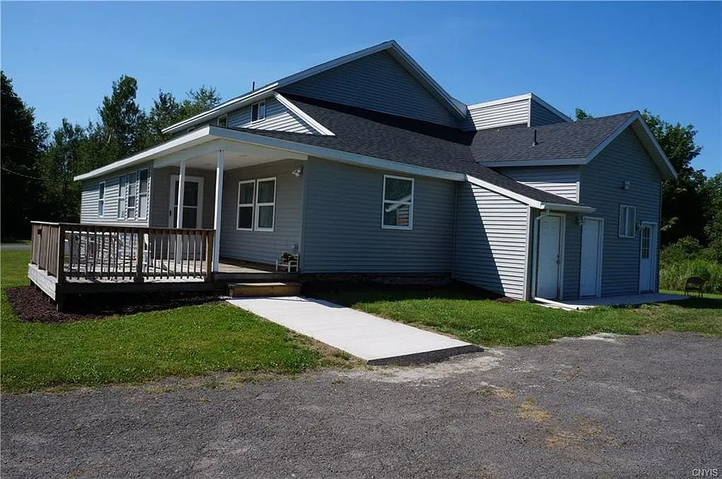 4 bed, 2.5 bath, 1200 sqft, $2,300 — Photo 1