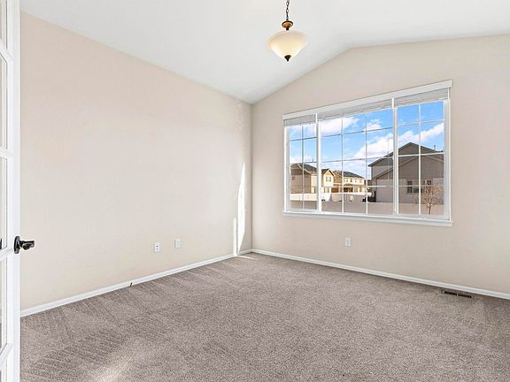 4th image of 431 Ptarmigan St