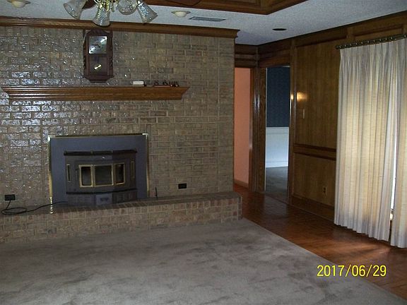 5th image of 435 Oak Valley Dr