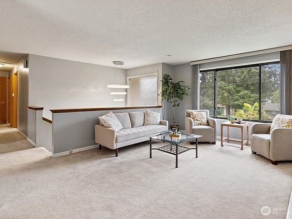 3rd image of 7918 W Glen Drive