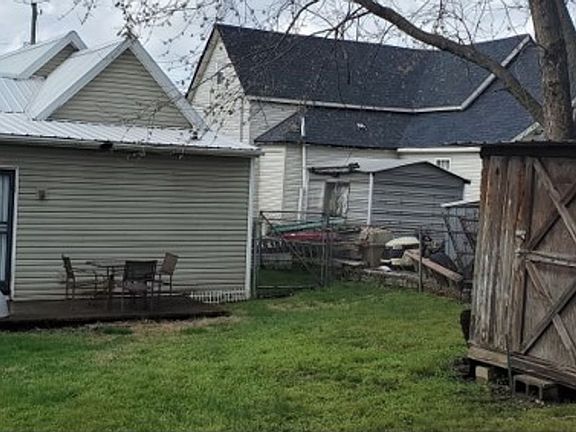 3rd image of 1718 Worth St