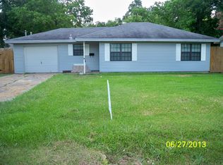 6666 Val St, Groves, TX 77619