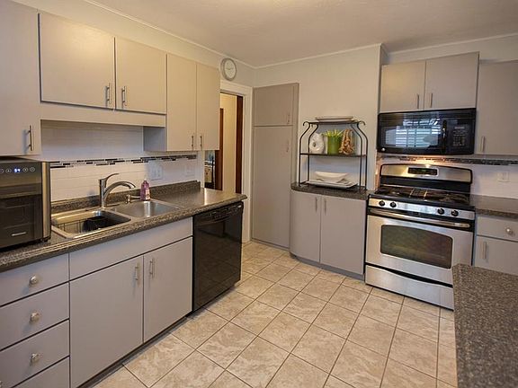 4th image of 17416 Dartmouth Ave