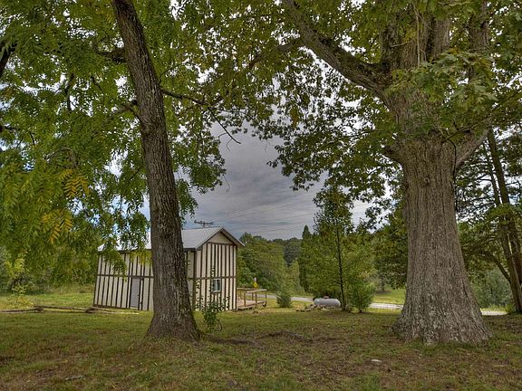 2nd image of 3160 Mobile Rd