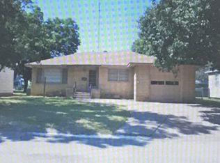 207 Urbana Dr, Blackwell, OK 74631
