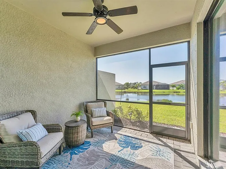 2049 Bonito Way — Photo 36