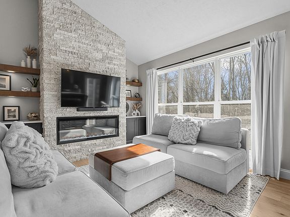 4th image of 2903 Valley Glenn Cir
