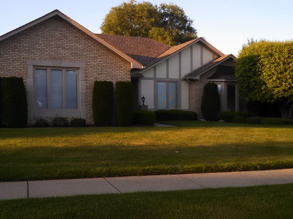 1st image of 43015 Hillcrest Dr