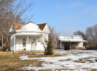 117 E Taylor Ave, Caney, KS 67333