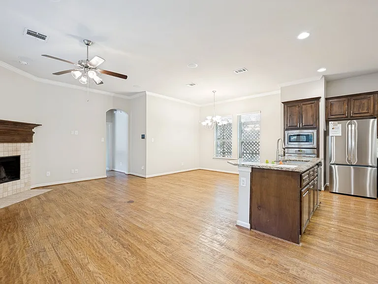 3908 Jasmine Fox Ln — Photo 4