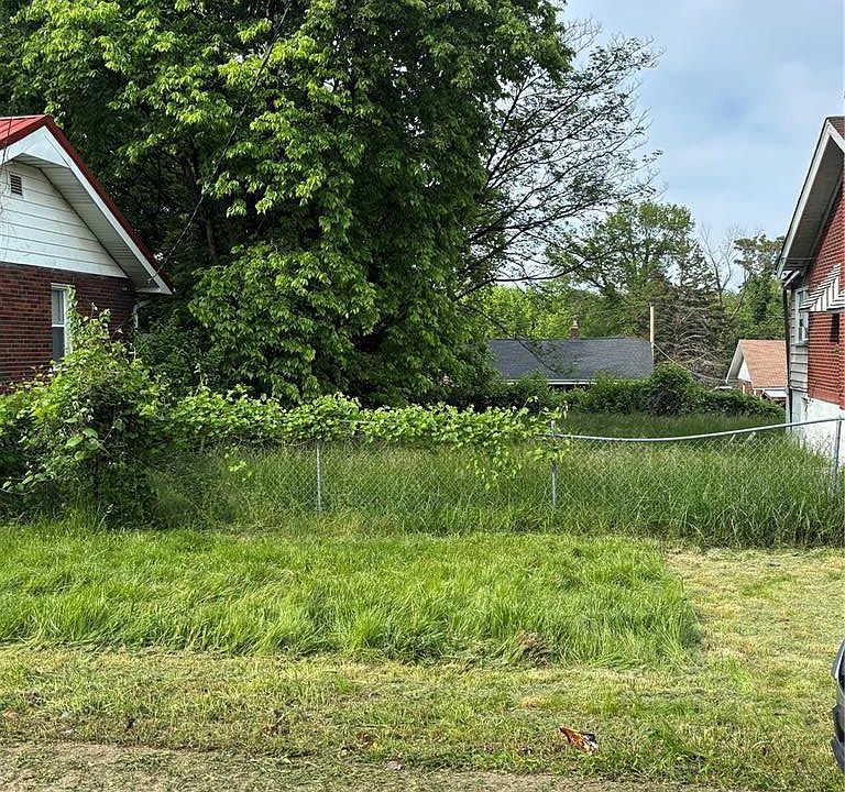 2nd image of 7337 Doncaster Dr