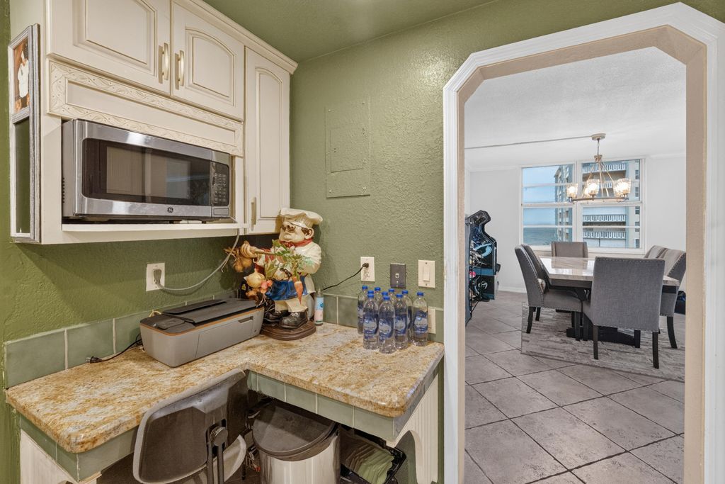 301 N OCEAN Boulevard #1006, photo 9