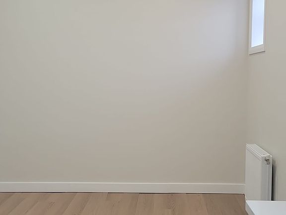 4th image of 304 Albert St W #101