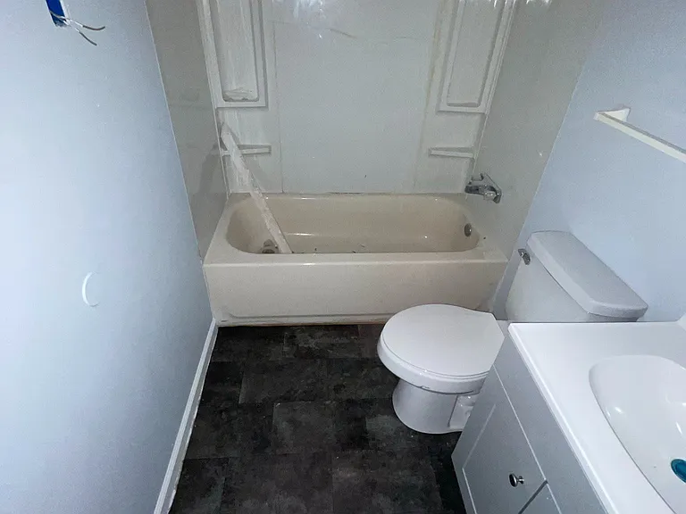 1713 W Oak St — Photo 9