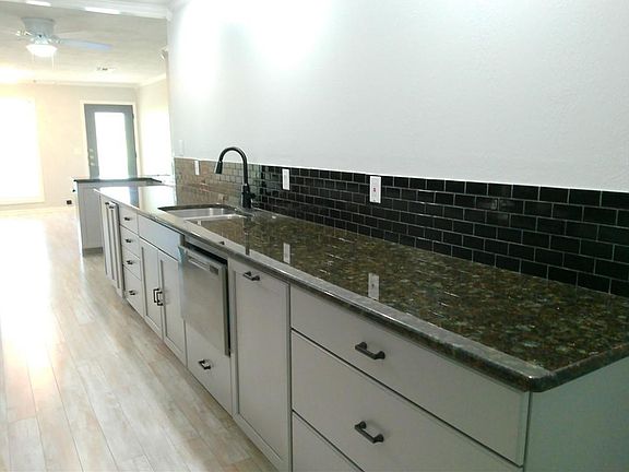 3rd image of 12 Townhouse Ln