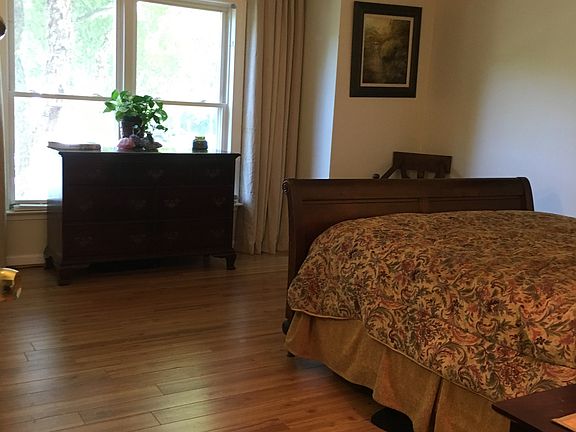 MASTER BDRM/BA- 2 CLOSETS