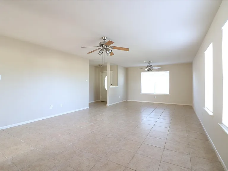 6803 Hayman Dr — Photo 6