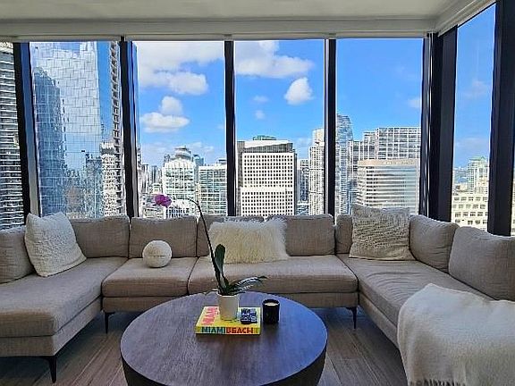 3rd image of 1010 Brickell Ave Unit 4301
