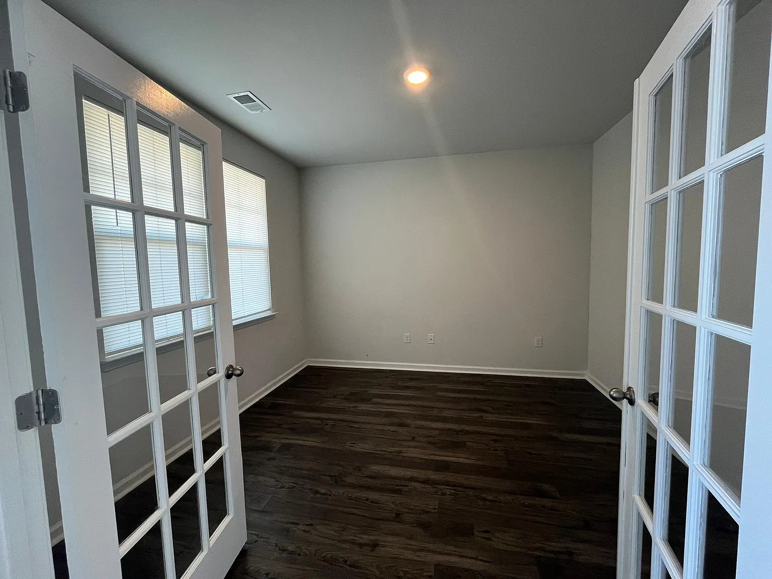 4 bed, 2340 sqft, $2,550 — Photo 2