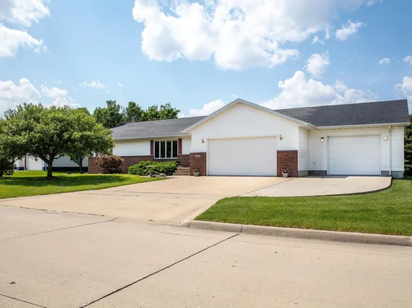 1012 E Donald Dr, Dunkerton, IA 50626