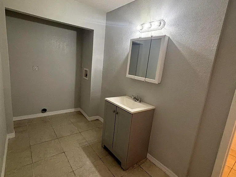 3208 Louisiana Ave — Photo 4