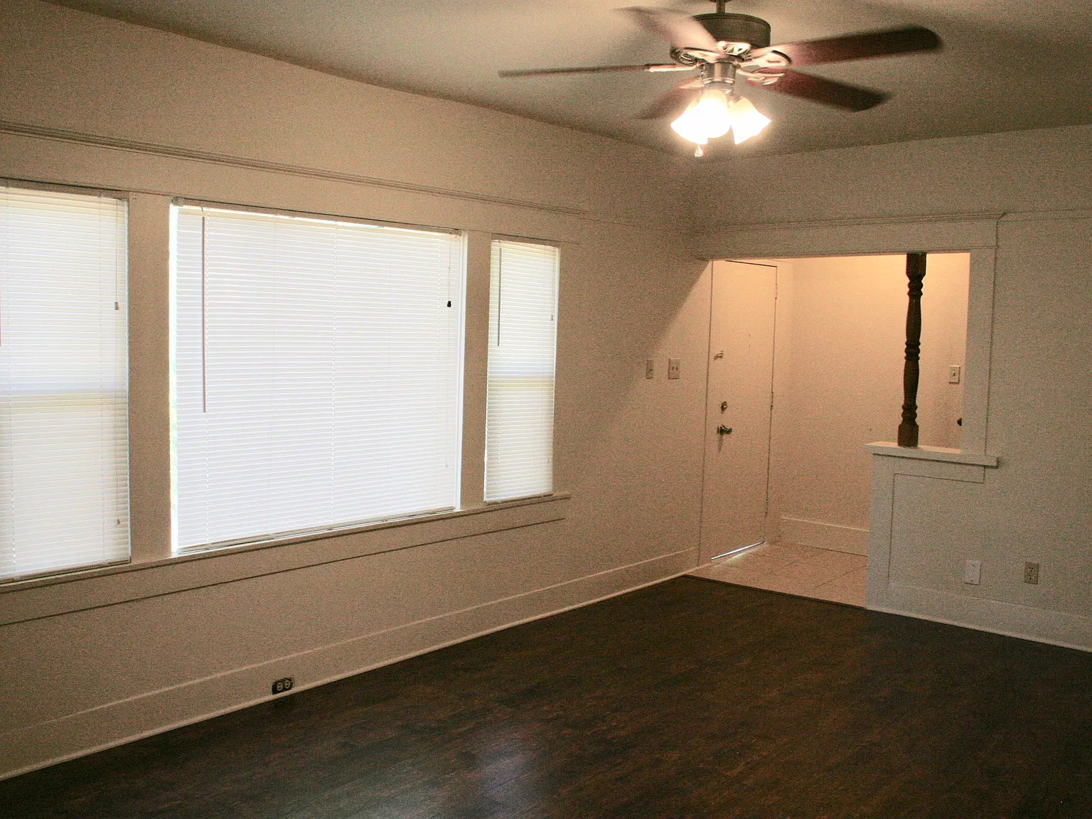 3 bed, 1.5 bath, 1000 sqft, $1,650 — Photo 2