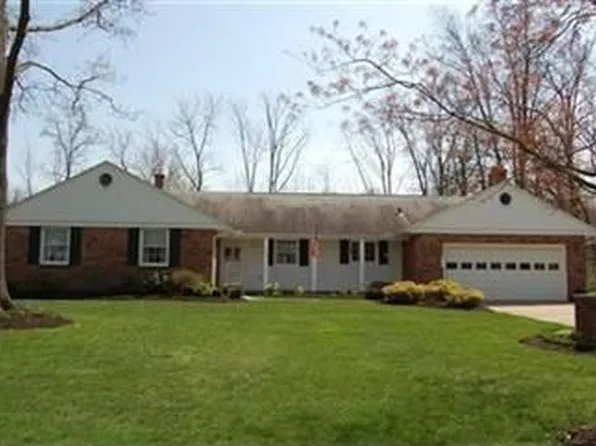 142 Colony Dr, Hudson, OH 44236