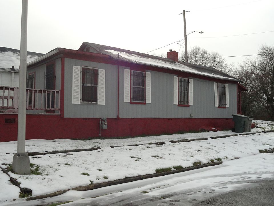 2nd image of 634 Moran St