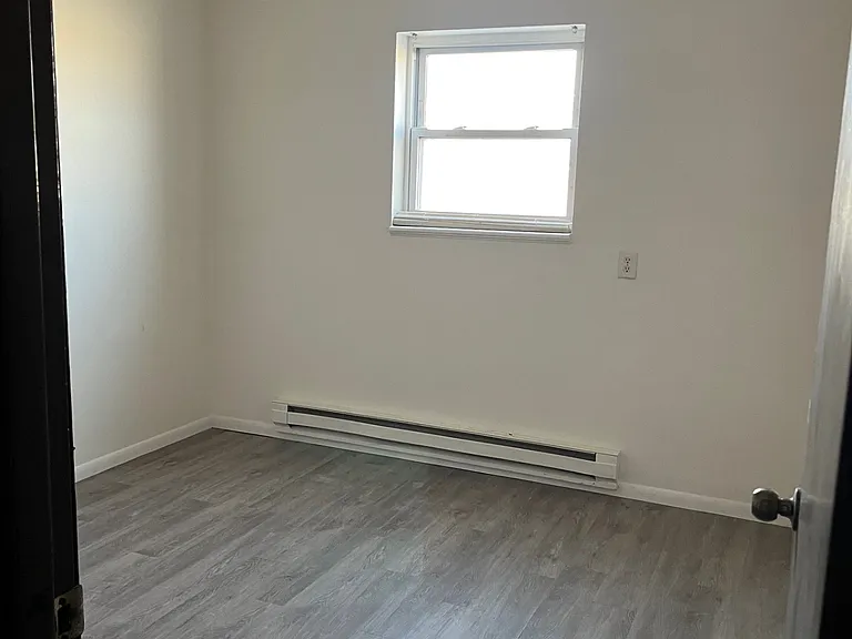 499 Ivy Ln #1 — Photo 4