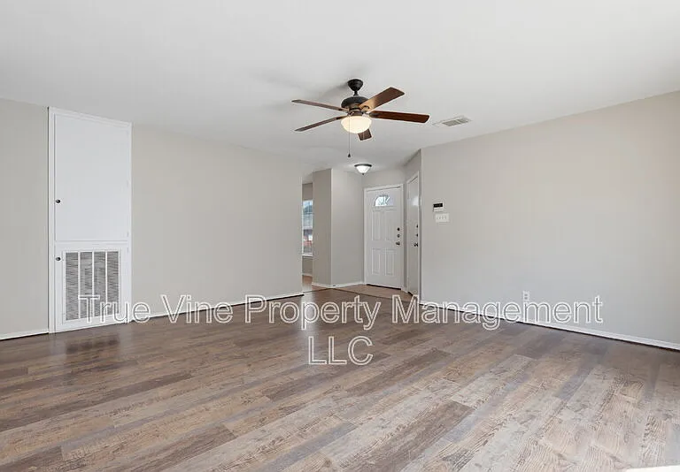 6810 Saharastone Dr — Photo 6
